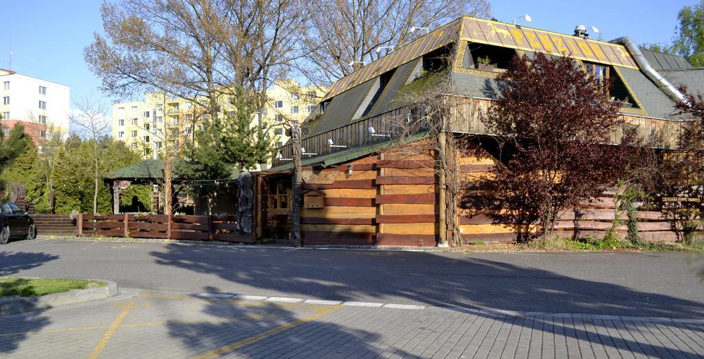 Restaurant a penzion Steak Station Pardubice Exterior foto