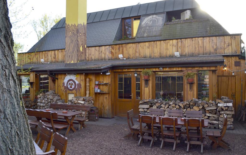 Restaurant a penzion Steak Station Pardubice Exterior foto